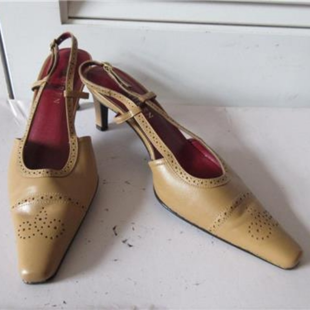 LAUREN RALPH LAUREN TAN CROCHET LEATHER SHOES 7.5 - Picture 1 of 7